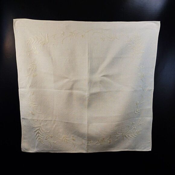 Tablecloth Vintage Unbleached Linen Hand Embroidered Beige 34 x 32 Card Table Sz - Picture 7 of 10